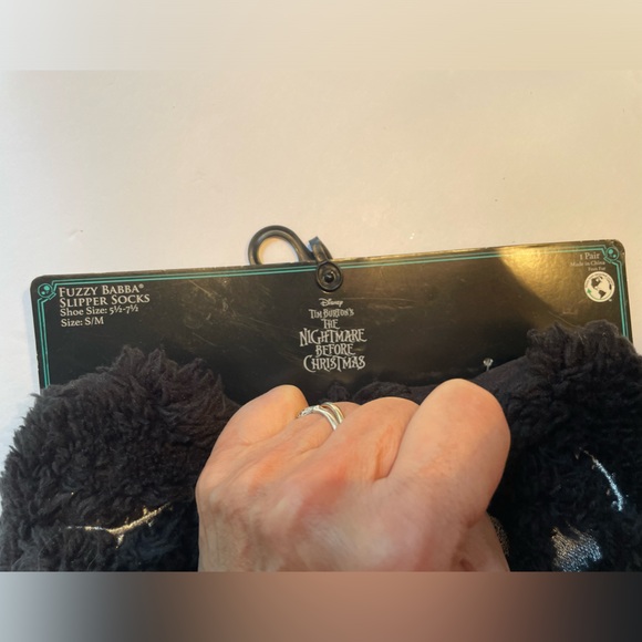 Walt Disney: Nightmare Before Christmas; Fuzzy Babba Slippers
Sm/med
5.5-7.5
NWT - Picture 4 of 9